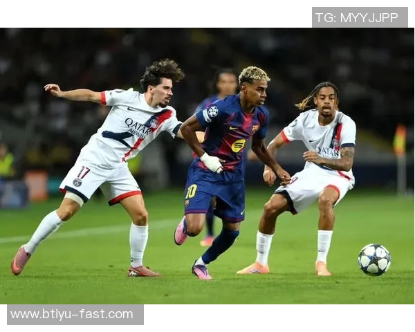 欧联杯激战巴萨在补时阶段逆转热刺引发争议判罚全场沸腾