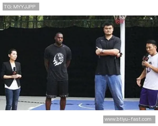 姚明与詹姆斯的巅峰对决谁能在篮球历史中书写传奇篇章