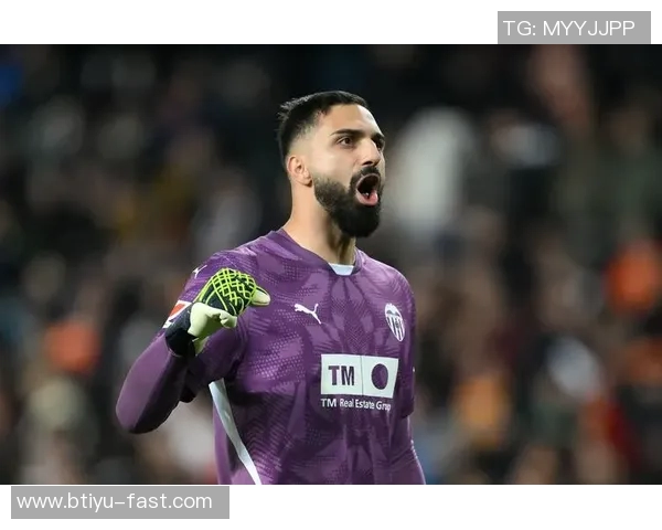 中超焦点战平局皇马与利物浦争议判罚引发全场热议