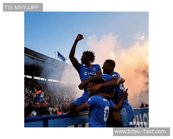 英超激战：AC米兰与波尔图握手言和红牌事件引发全场热议