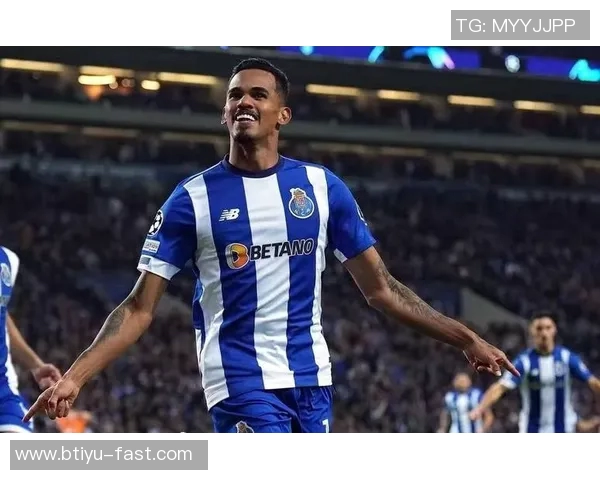 世界杯波尔图与巴萨激战成平局转会传闻引发热议全场沸腾 世界杯波尔图与巴萨激战成平局转会传闻引发热议全场沸腾