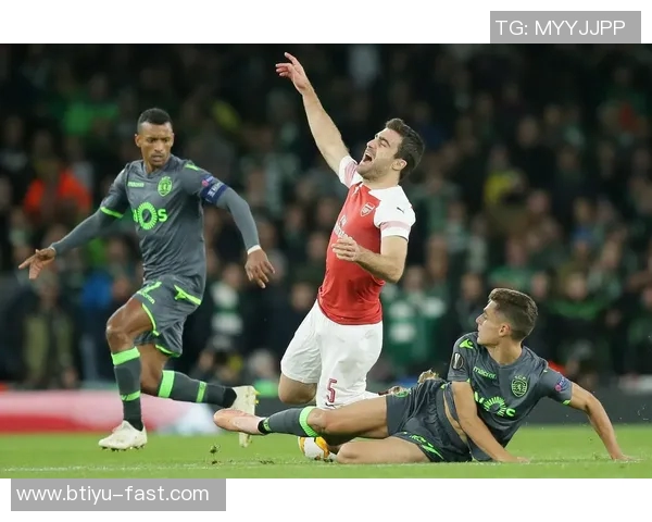 欧联杯激战阿森纳大胜里昂点球大战瞬间点燃全场激情 欧联杯激战阿森纳大胜里昂点球大战瞬间点燃全场激情