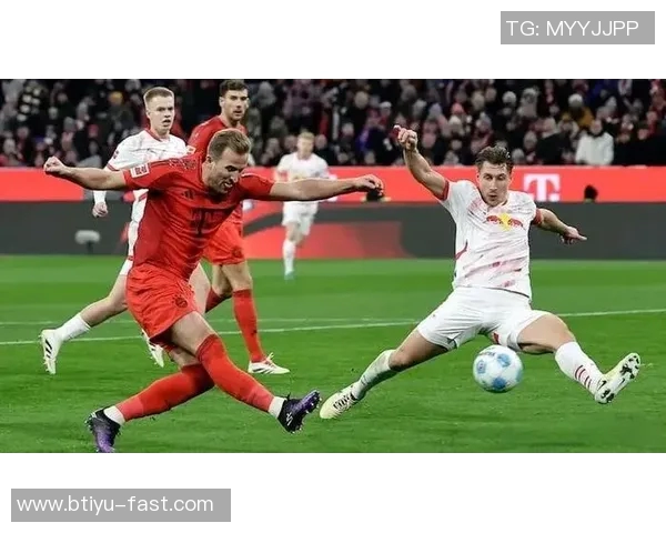 德甲激战：那不勒斯与拜仁战成平局精彩瞬间回顾十大进球解析